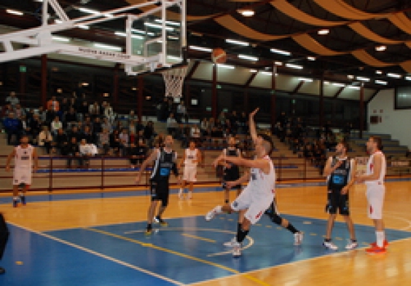 BMR BASKET SCANDIANO-RAGGISOLARIS FAENZA  48-76